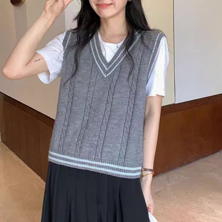 Ženski vest u stilu fakulteta, pleteni bez rukava s V-izrezom, prugasti uzorak, poliester, jesen 2024