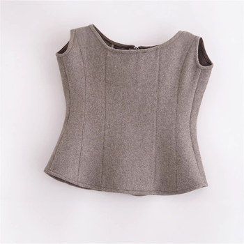 Kamizola top, uska silueta, kratka duljina 40-50 cm, poliester, jednofobni uzorak, bez naramenica, bez leđa