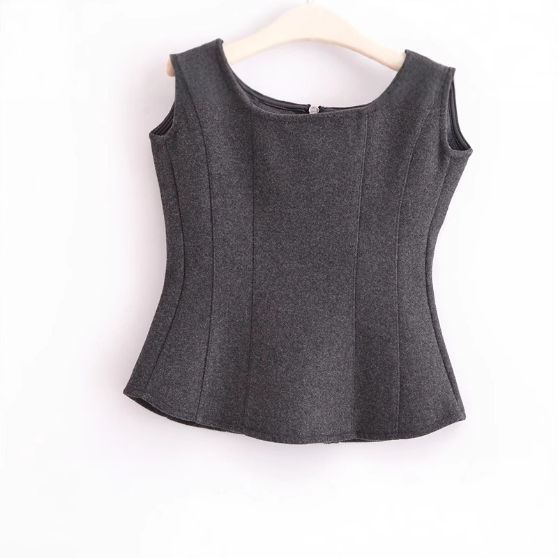 Kamizola top, uska silueta, kratka duljina 40-50 cm, poliester, jednofobni uzorak, bez naramenica, bez leđa