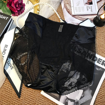 Ženske mrežaste gaćice s čipkom, visokim strukom, prozračni najlon, podstava od viskoze (80-90%)