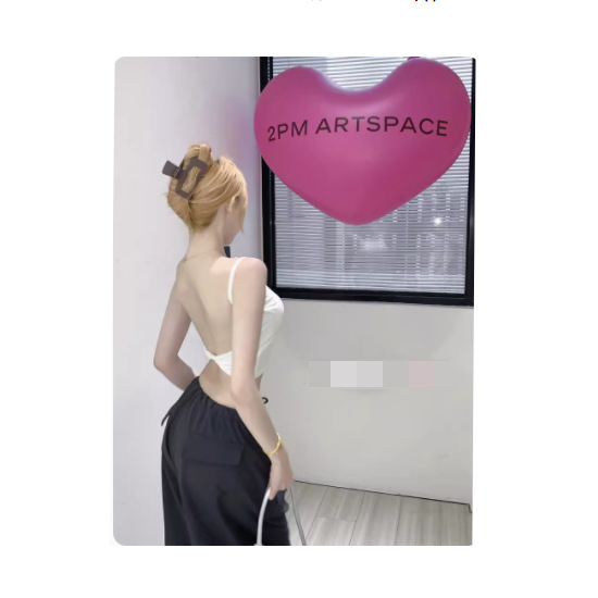 Thai stil kamisol s jastučićem za dekolte, crop top s otvorenim leđima, jesenji komad odjeće, seksi dojam