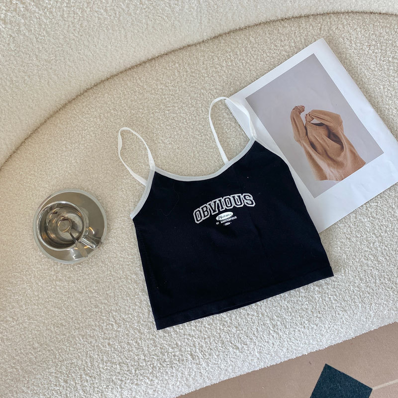 Sling crop top s jastučićem za prsa i tiskom slova, uski kroj, najlon 80–90%, jesen 2023, nepomične naramenice