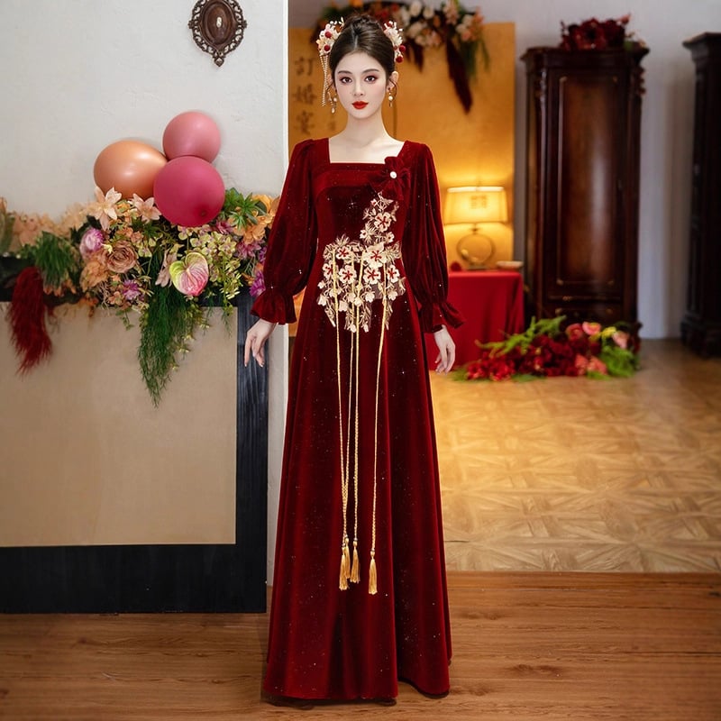 Булчинска рокля в стил A-line, висока талия, дълги ръкави, дълга пола, китайски стил.