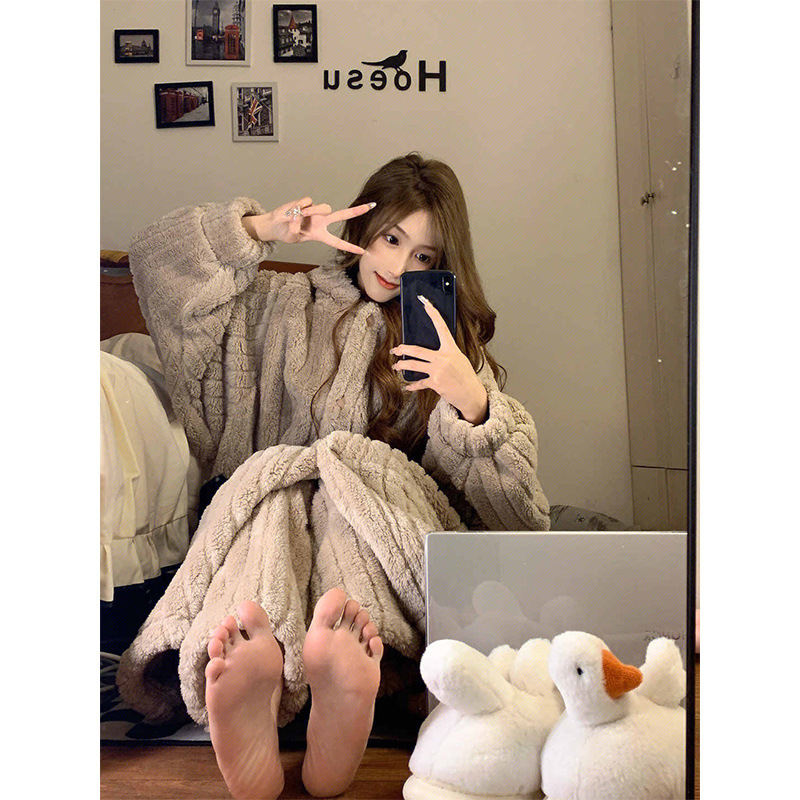 Flanel pijama set s debelim fleeceom, kapuljačom, dugim rukavima i dugim hlačama, poliester 95–100%, 201–250 g/m², zimski stil, siamski i bajkoviti stil