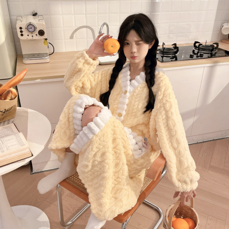 Σετ οικιακής χρήσης από coral fleece: εξτρα-παχύ 301–350 g/m², cardigan με V-λαιμό και μακριά μανίκια, παντελόνια για χειμωνιάτικο σπίτι