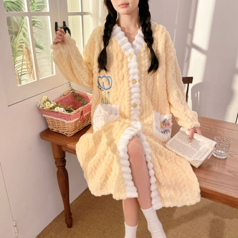 Σετ οικιακής χρήσης από coral fleece: εξτρα-παχύ 301–350 g/m², cardigan με V-λαιμό και μακριά μανίκια, παντελόνια για χειμωνιάτικο σπίτι