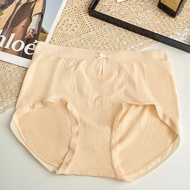 Bešivne ženske gaćice u plus veličini, jacquard materijal, udobne, visokim strukom, prianjaju uz bokove