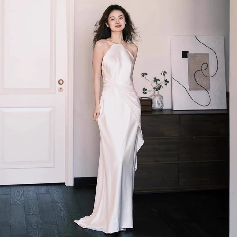 Годежна рокля с А-линия, горнище тип тръба, без ръкави, дълга пола, висока талия