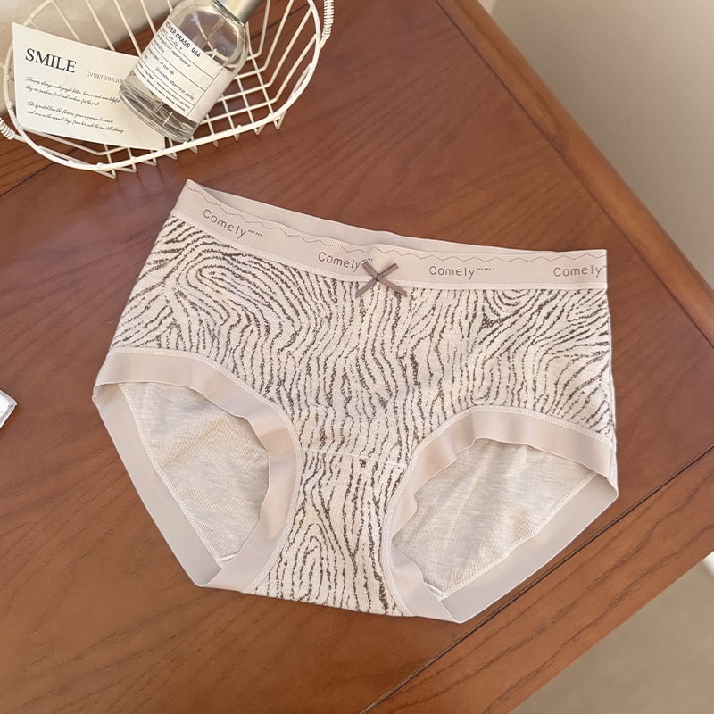 Дамски бельо от вискоза с антибактериално, дишащо и без видими следи удобство; среден талия; едноцветно; чатала 100% памук; подходящо за всички сезони