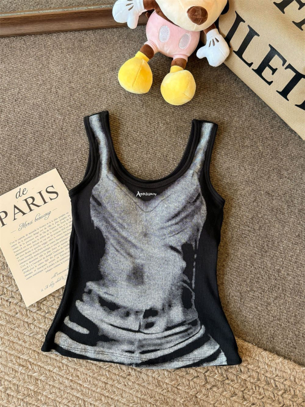 Camisole top s remenima, sling stil, uski kroj, kratka duljina, uzorak glazbeni rock, tkanina rayon s 90–95% pamuka i <30% spandeksa