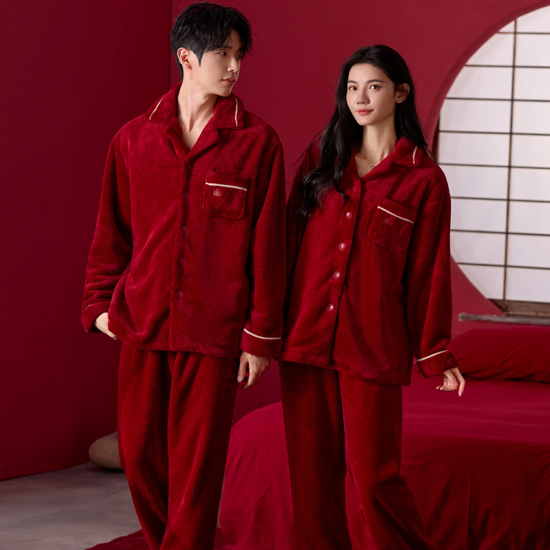 Dvejų asmenų pižamų komplektas, storas, kvadratinė apykaklė, ilgos rankovės, tinkamas rudenį-žiema