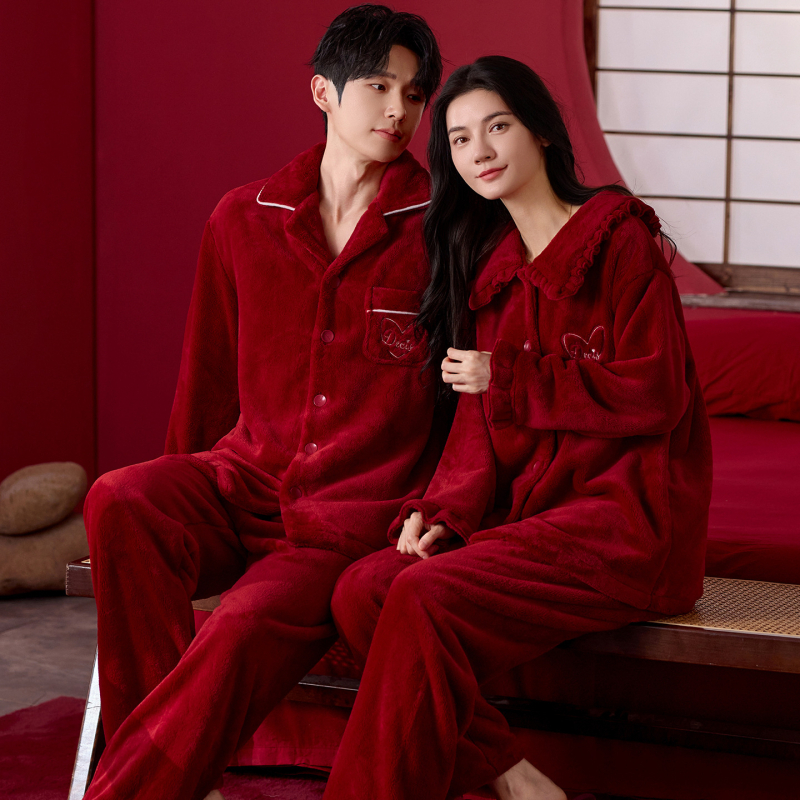 Dvejų asmenų pižamų komplektas, storas, kvadratinė apykaklė, ilgos rankovės, tinkamas rudenį-žiema