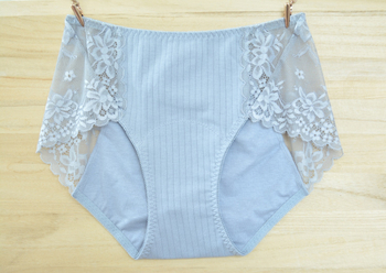 Női menstruációs fehérnemű, fő anyag 95% pamut, alátét 100% pamut, középmagas derekú, gyorsan száradó