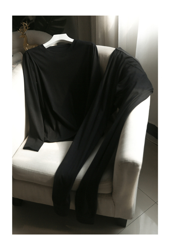 Vīriešu termiskais apģērba komplekts – elastīgs plāns tops un bikses, 93,3% poliesters / 6,7% elastāns, vienslāņu, mēreni silts, 161–180 g/m2