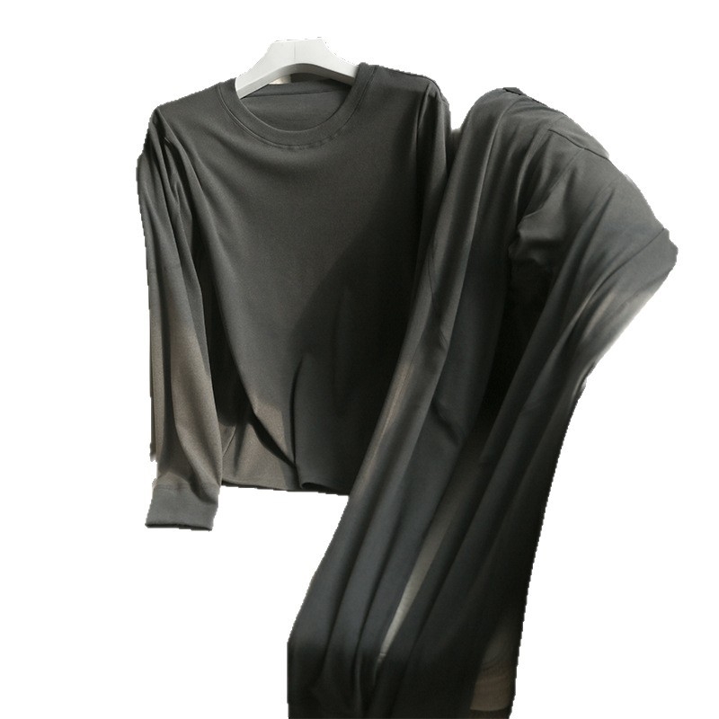 Vīriešu termiskais apģērba komplekts – elastīgs plāns tops un bikses, 93,3% poliesters / 6,7% elastāns, vienslāņu, mēreni silts, 161–180 g/m2