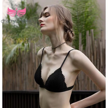 Bevielė liemenėlė, ultra plonos formuotos kaušeliai, trikampio formos kašeliai, medvilnės audinys, nugaros uždarymas su trimis eilių kabliukų, fiksuotos dvigubos pečių juostos