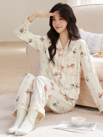 Po gimdymo naktiniai drabužiai maitinti su maitinančiu atvartu, medvilnė >95%, ilgos rankovės, anime spaudas