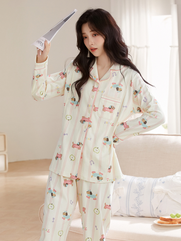 Po gimdymo naktiniai drabužiai maitinti su maitinančiu atvartu, medvilnė >95%, ilgos rankovės, anime spaudas