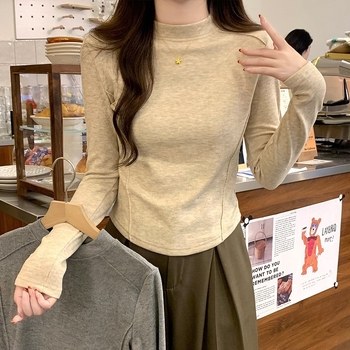 Moteriški poliesteriniai marškinėliai su fleece įdėklu, ilgos rankovės, pusiau aukštas kaklas, žuvies kaulo raštas ir išlenktas apdailos kraštas - siauras kirpimas