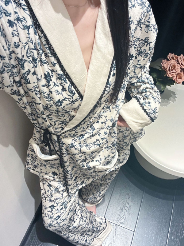 Dvodjelni set pidžama od Island Velvet, s dizajnom vezanja, kardigan stil, deblji materijal 201–250 g/m²