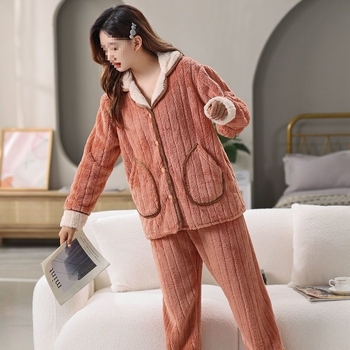 Kaheosaline pijamapaar TR-kangast, polosärk, 3/4 varrukad