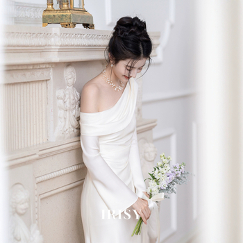 Сватбена рокля с едно рамо, А-линия силует, сатен, дълга пола, ръкав 3/4, висока талия