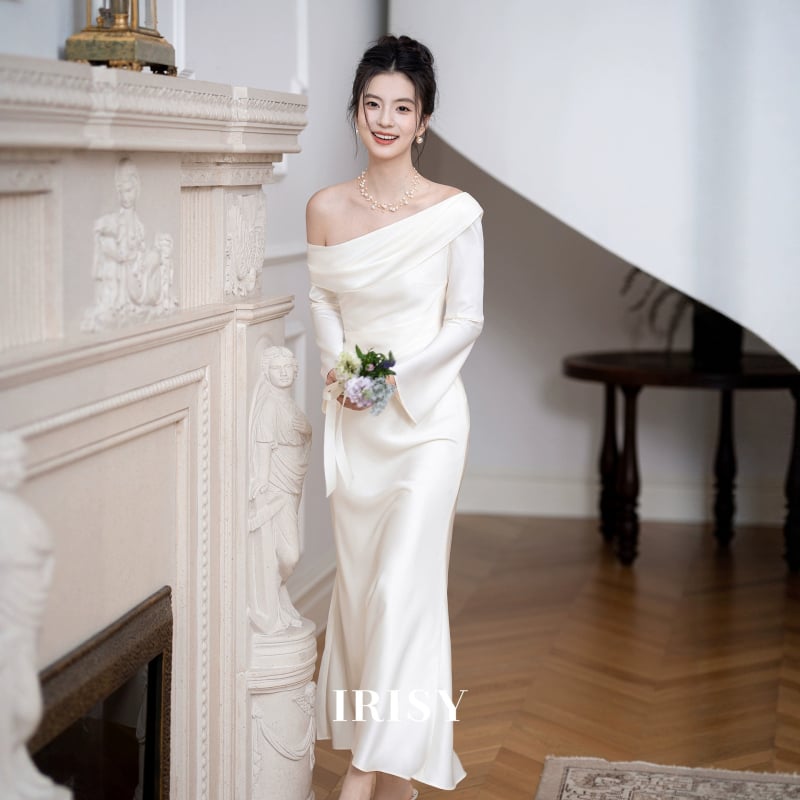 Сватбена рокля с едно рамо, А-линия силует, сатен, дълга пола, ръкав 3/4, висока талия