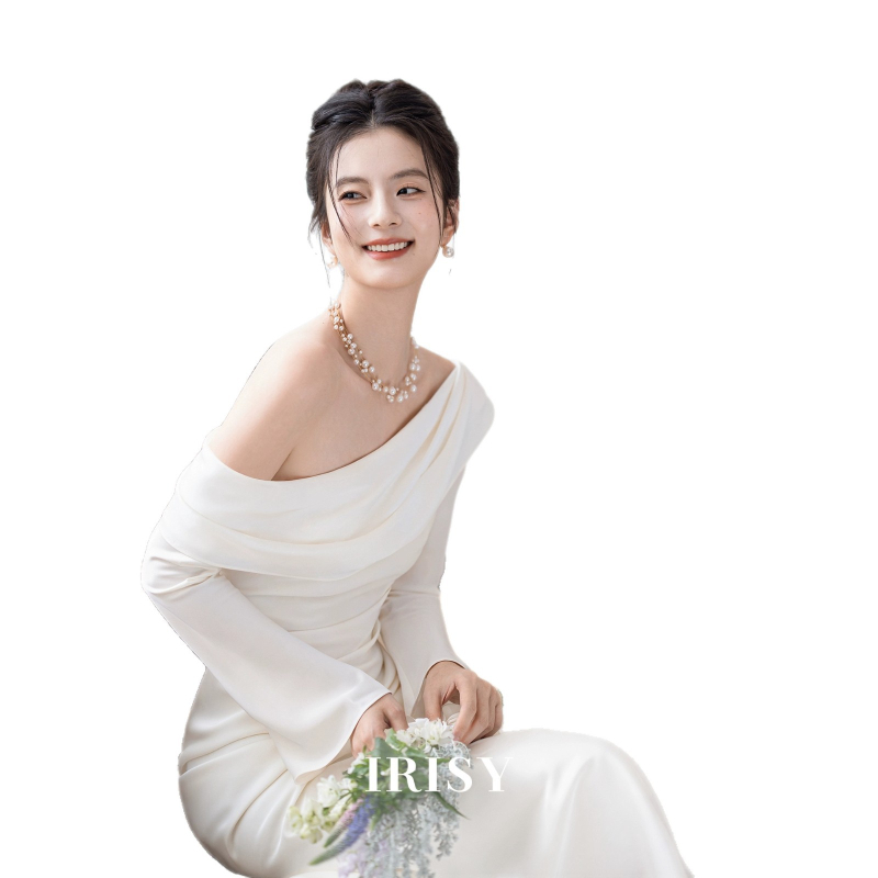 Сватбена рокля с едно рамо, А-линия силует, сатен, дълга пола, ръкав 3/4, висока талия