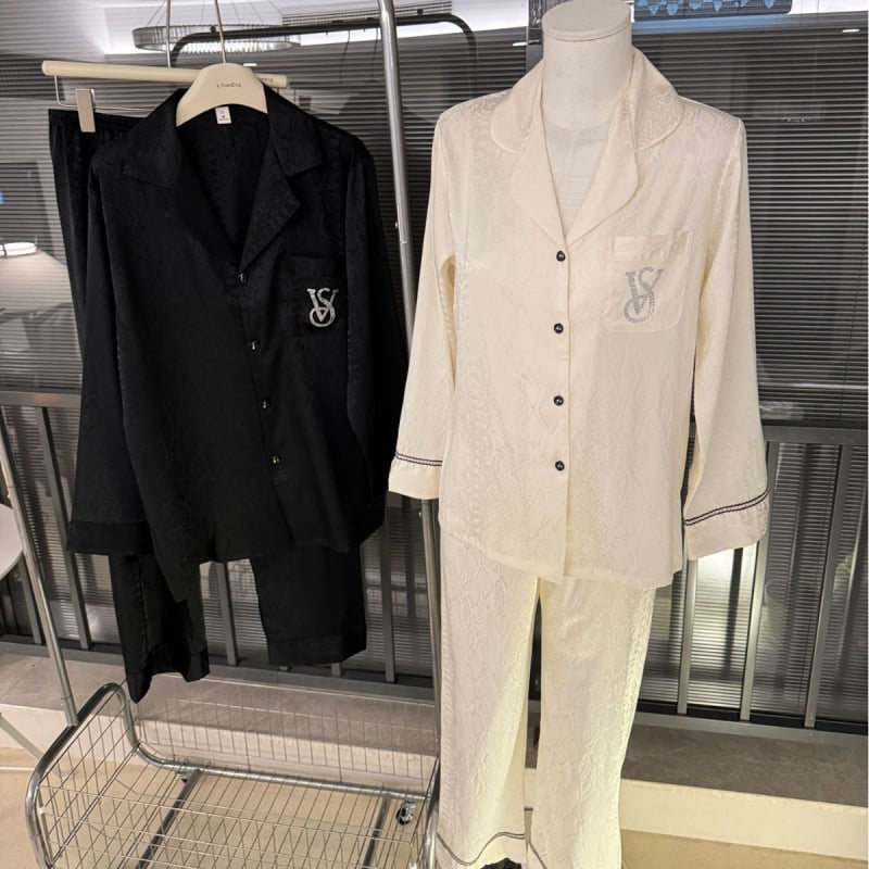 Ice Silk s tamnim uzorkom i kristalima, ženski set s duge ruke i duge hlače, lagani luksuz umjetne svile, viktorijanski stil, za nošenje izvan kuće