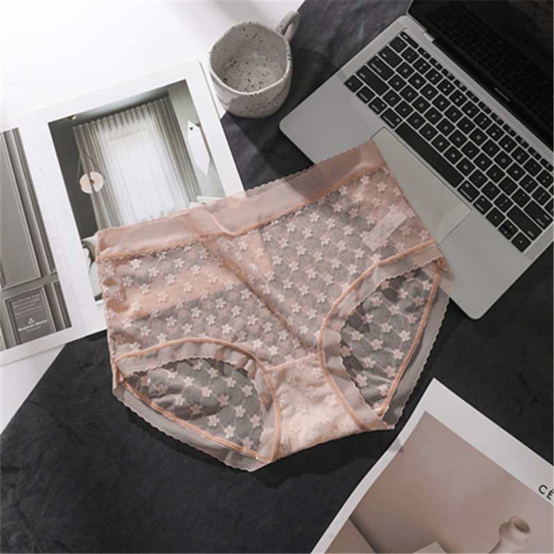 Ženske čipkaste gaćice velikog broja, srednji pojas, seksi i prozračne