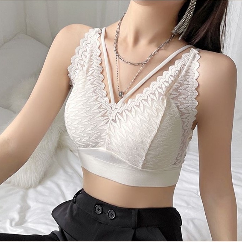 Čipkasti bezrameni top s lijepim leđima, ugrađenom podlogom i blagim oblikovanjem siluete