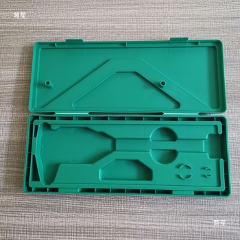 Калибър с индикатор в пластмасова кутия, обхват 0-150/0-200/0-300 мм