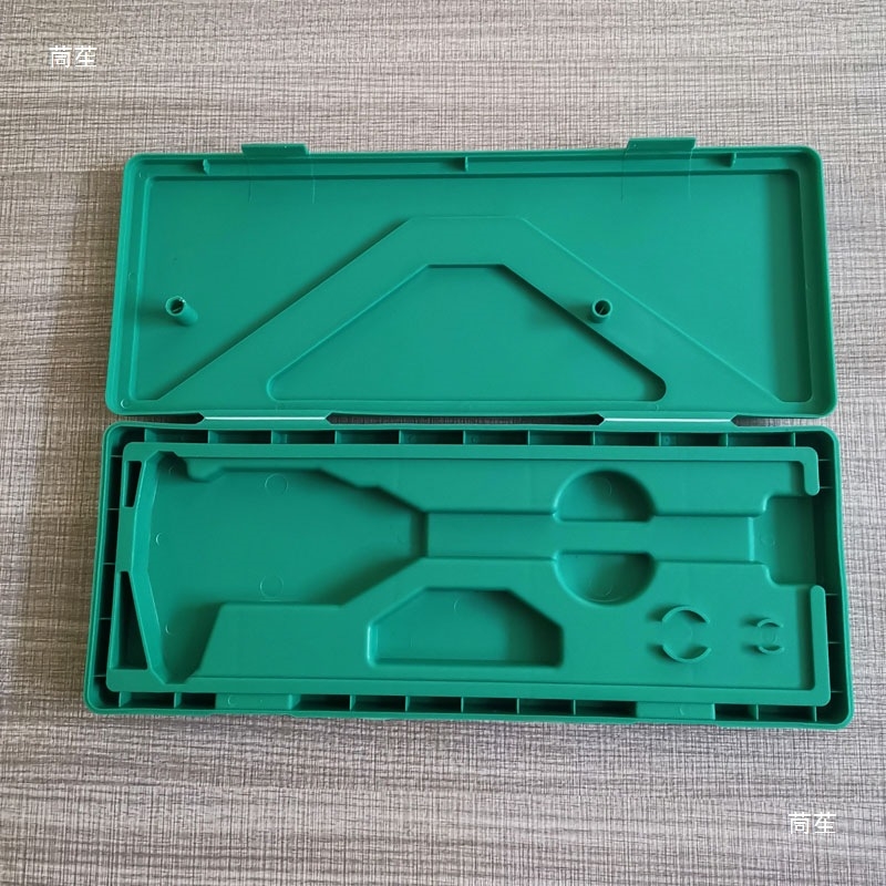 Калибър с индикатор в пластмасова кутия, обхват 0-150/0-200/0-300 мм