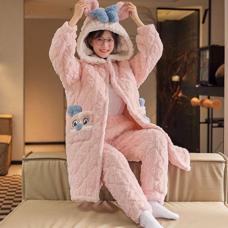 Pidžama set od silk-like pamuka, cardigan stil s reverom, dugi rukavi i hlače, za kućnu udobnost