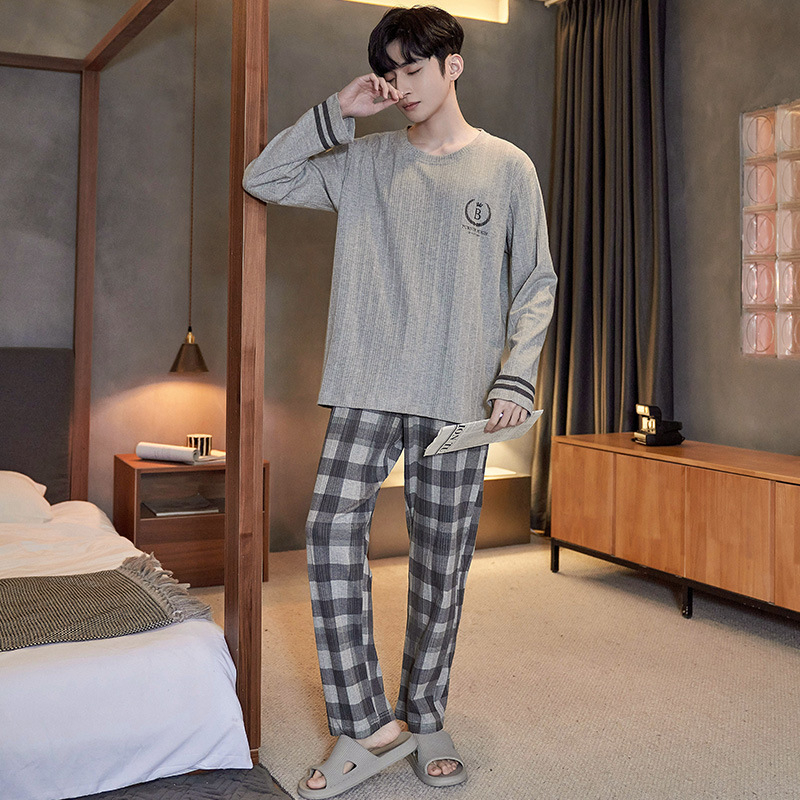 Muški pamuk pijama set – 100% pamuk, pulover s okruglim izrezom, dugi rukavi, hlače, srednje debljine 161–180 g/m², sva godišnja kućna odjeća
