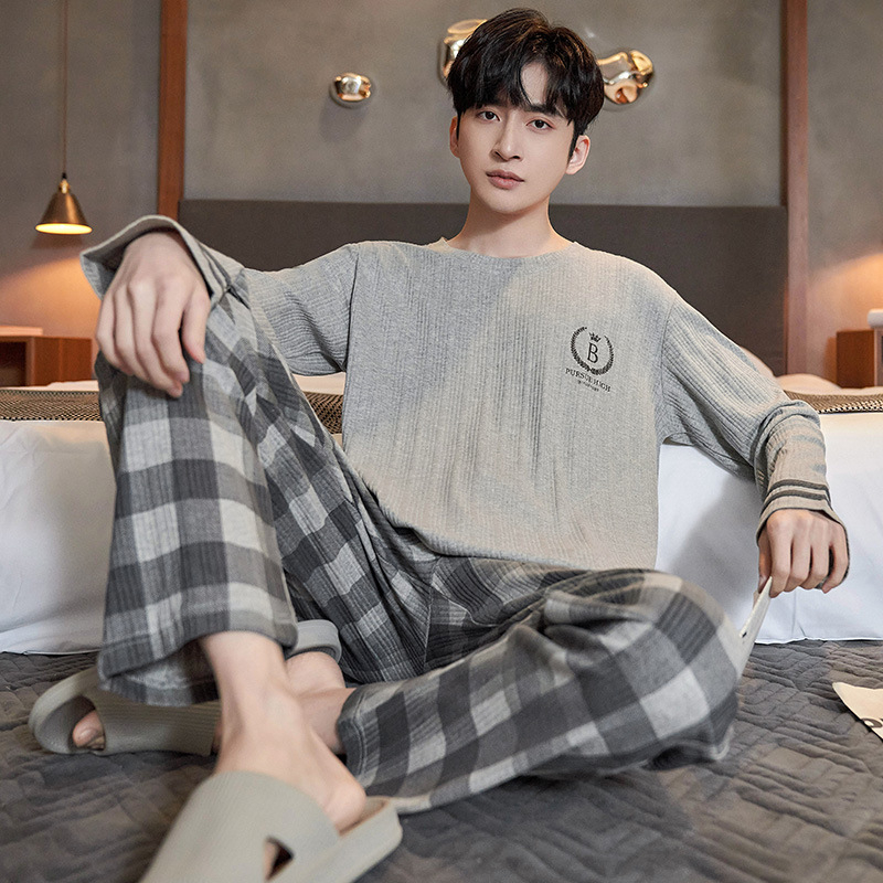 Muški pamuk pijama set – 100% pamuk, pulover s okruglim izrezom, dugi rukavi, hlače, srednje debljine 161–180 g/m², sva godišnja kućna odjeća