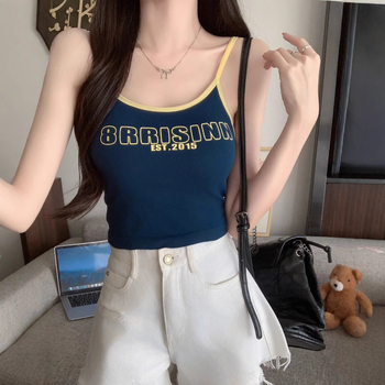 Tank top u korejskom stilu, print s slovima, uski kroj, vrlo kratka duljina.