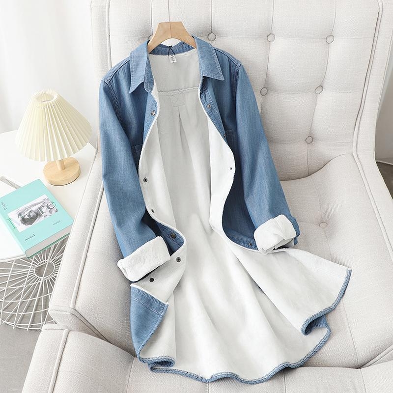 Denim dzseki-ing polo gallérral, laza szabás, pamut-keverék anyag, csattos záródás