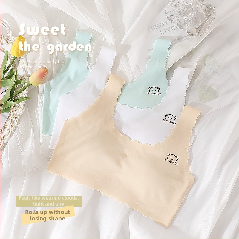 12–16 metų mergaitėms be siūlių liemenėlė iš nailono, pilna taurė, latex formuoti puodeliai, fiksuotos dvigubos petnešos, įdėklas 70–80% spandekso