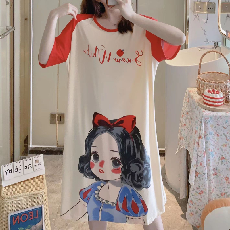 Rochie de noapte din Milk Silk pentru femei — croială lejeră, stil drăguț de desen animat, lungime până la genunchi, guler rotund, mâneci 3/4