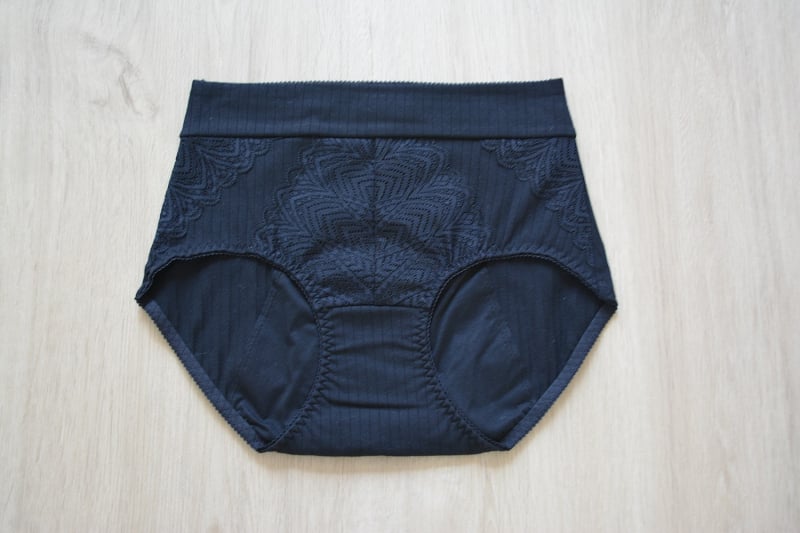 Женско менструално бельо от памук с дантела, райе, висока талия; основна материя: памук 95%, чатал: 100% памук