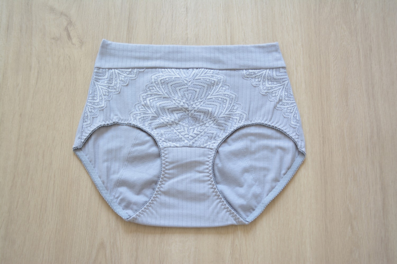 Женско менструално бельо от памук с дантела, райе, висока талия; основна материя: памук 95%, чатал: 100% памук