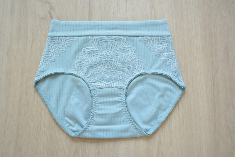 Женско менструално бельо от памук с дантела, райе, висока талия; основна материя: памук 95%, чатал: 100% памук