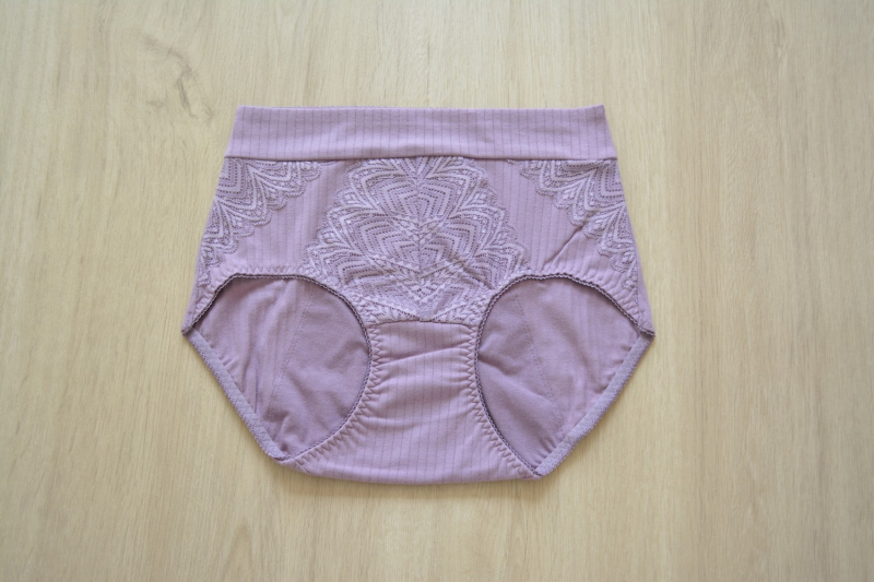 Женско менструално бельо от памук с дантела, райе, висока талия; основна материя: памук 95%, чатал: 100% памук