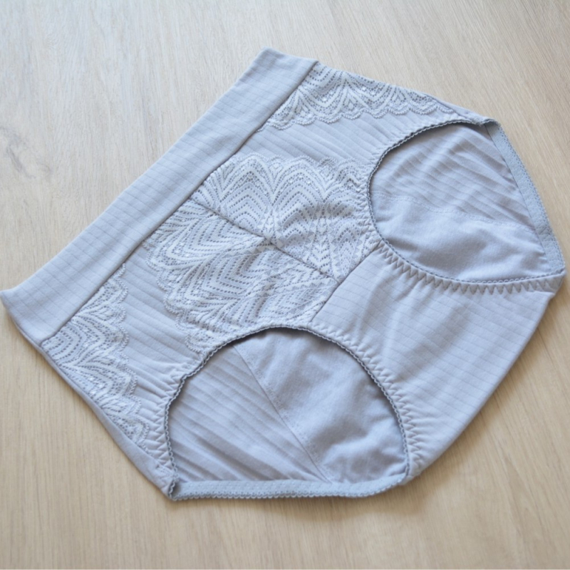 Женско менструално бельо от памук с дантела, райе, висока талия; основна материя: памук 95%, чатал: 100% памук