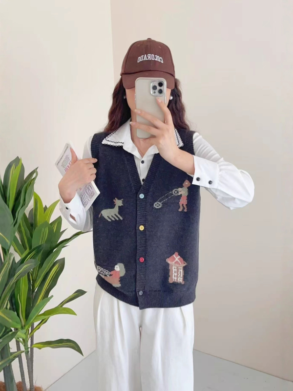 Pletena ženska vesta bez rukava, V-izrez, pamuk 95%+, književno retro stil, duljina 50–65 cm