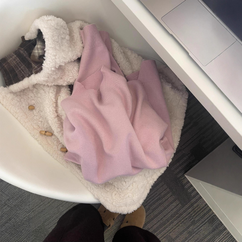 Безшевно трикотажно горнище от вискоза-полиестер смес, корейски стил, свободна кройка, висока яка.