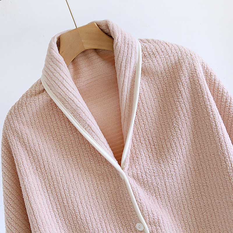 Μετά τον τοκετό μανδύας γαλουχίας σε στυλ καρντιγκάν, φλανέλ 100% πολυεστέρας, χωρίς μανίκια, βαρύ ύφασμα 251–300 g/m², κατάλληλος για φθινόπωρο και χειμώνα και για όλες τις εποχές