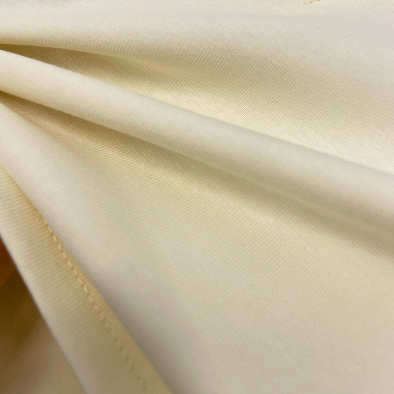 Žindymo marškinėliai rudens–žiemos sezonui, V kaklo linija, ilgomis rankovėmis, 95% medvilnė, siauras kirpimas, žindymo angos