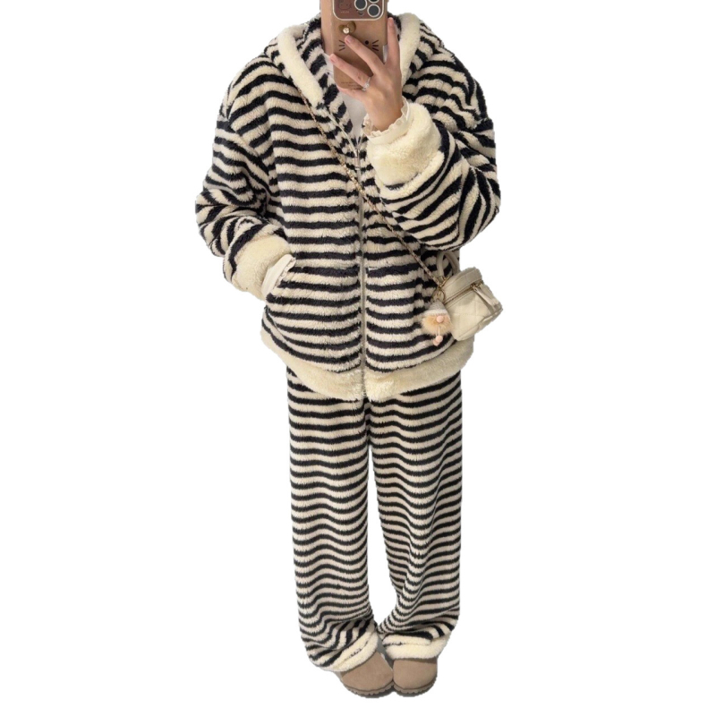 Set pijamale pentru acasă – model cu dungi, stil relaxat, fleece coral, 100% poliester, grosime extra 301–350 g/m²